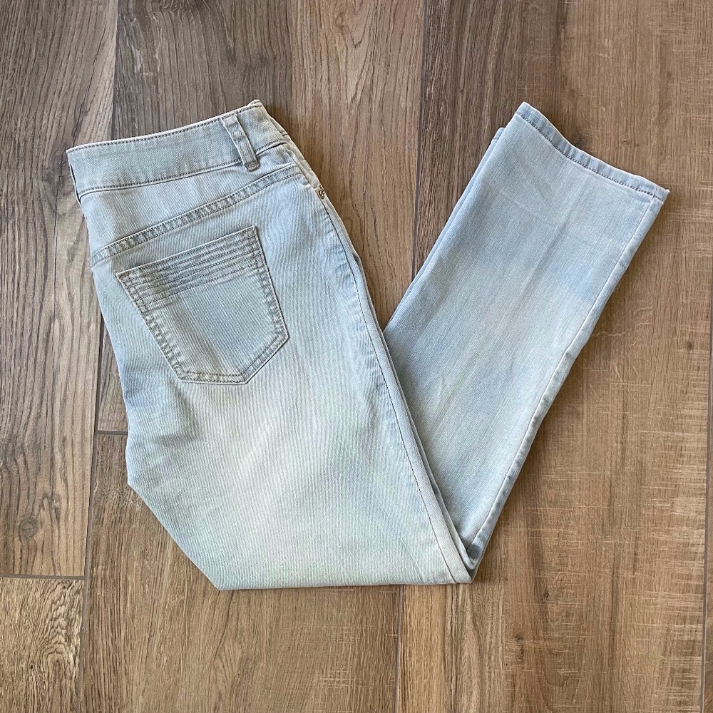 Chico's Platinum Denim Ultimate Fit Light Wash Croppped Jeans 0 (Size 4)